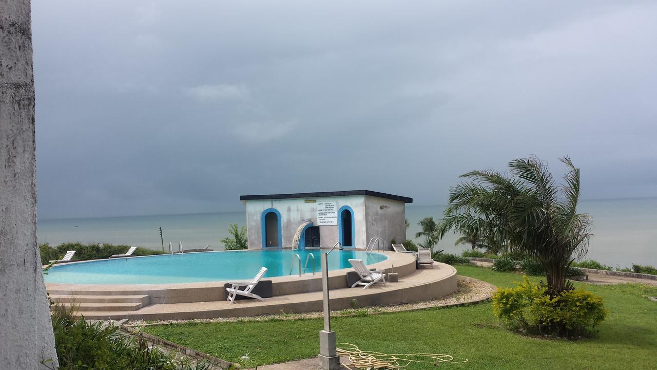 Biriwa Beach Hotel ภายนอก รูปภาพ